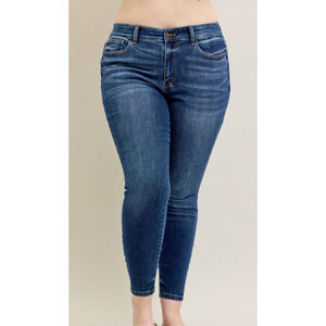 Judy Blue Core Mid-Rise Skinny Jeans Handsanding SZ 16W